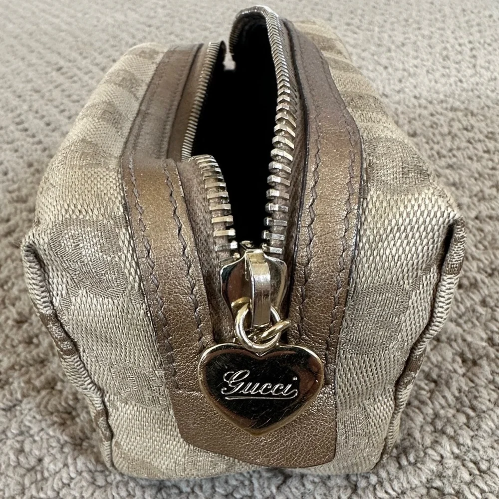 Authentic Y2K Vintage Gucci Brown Logo & Heart Gold Charm Zippered Makeup Bag - Picture 3 of 17
